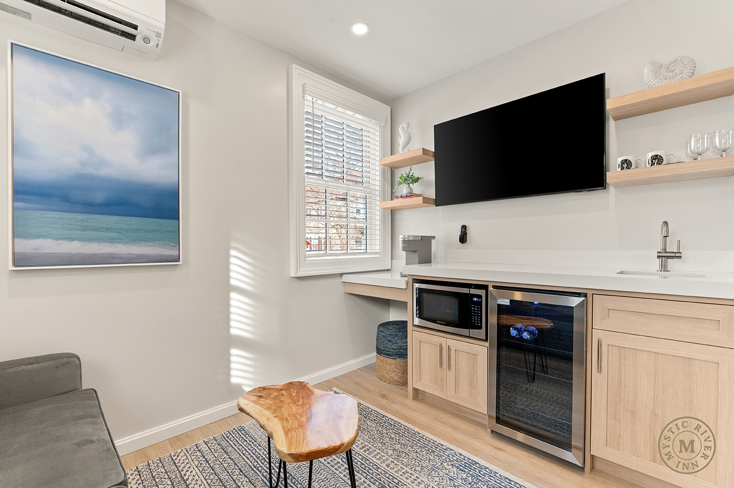 103-Mariners Suite-01 copy