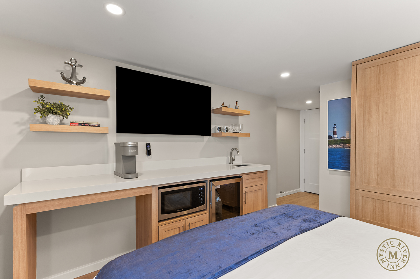 202-Lighthouse Suite-07 copy